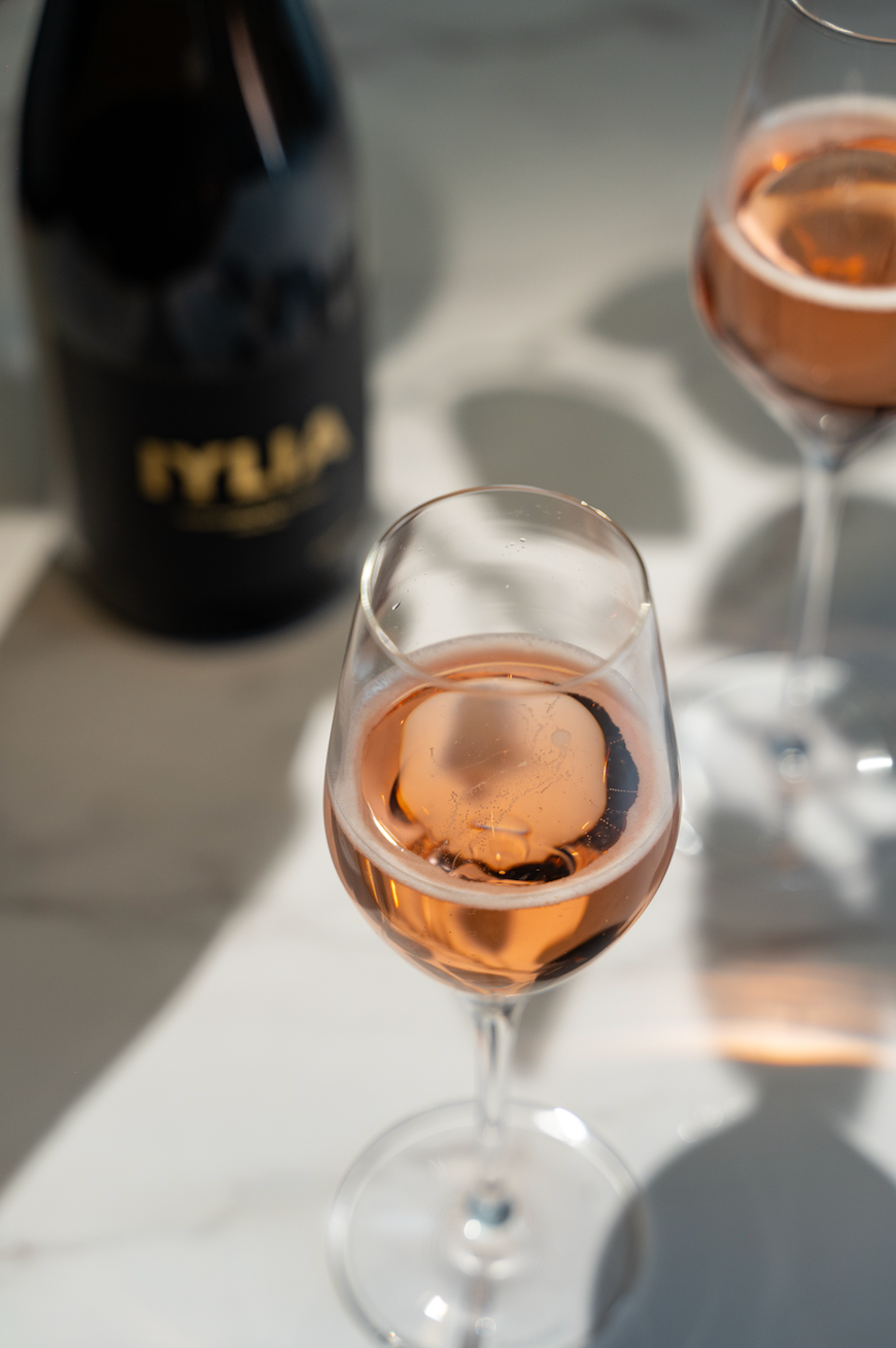 IYLIA – wholesale Non-alcoholic spirits/wine/beer – Premium Rosé Non Alcoholic Sparkling Wine by IYLIA3