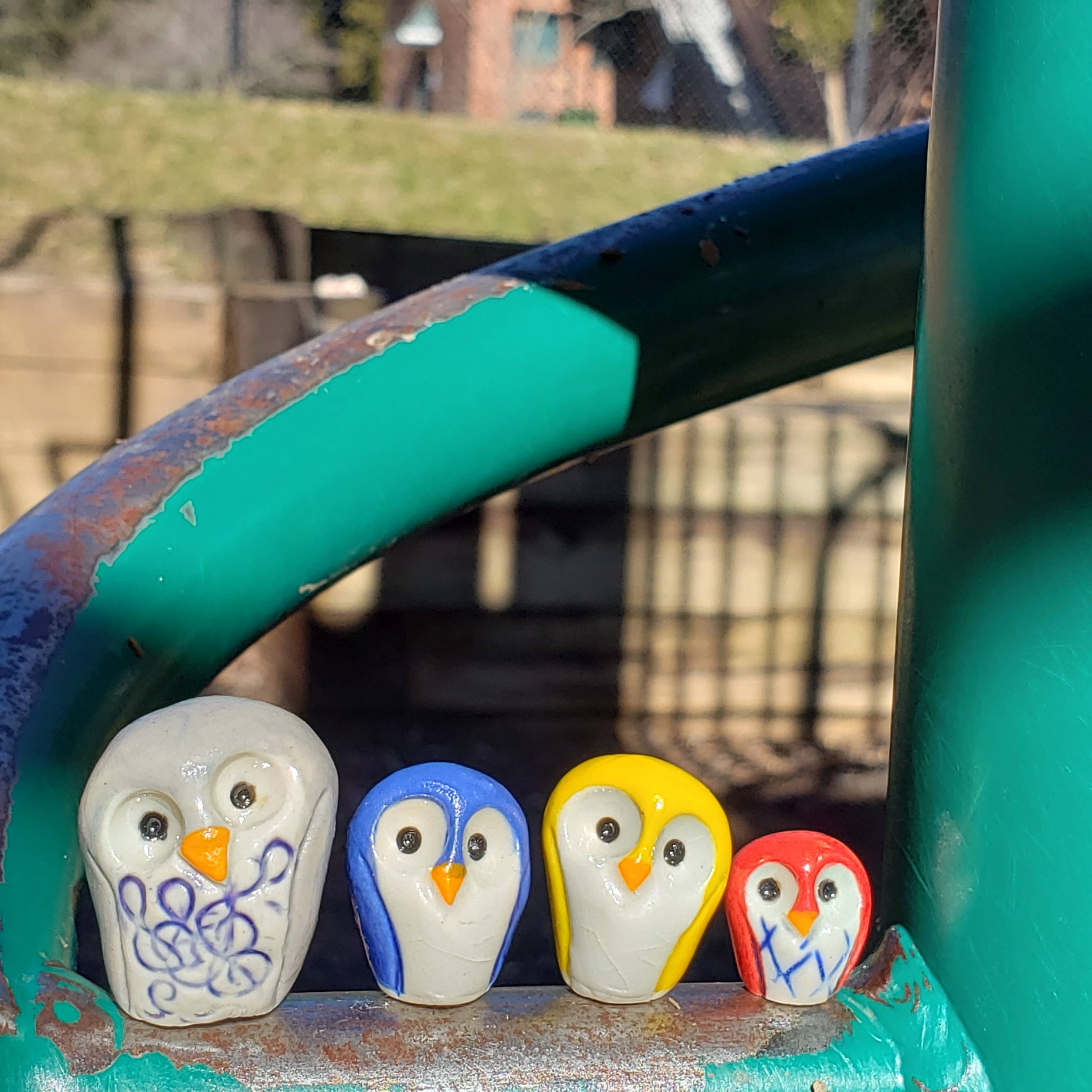 Plays in Mud Pottery - Wholesale Decorative Figurine - Tiny Owl Ceramic Stoneware Figurine Handmade Decoration9