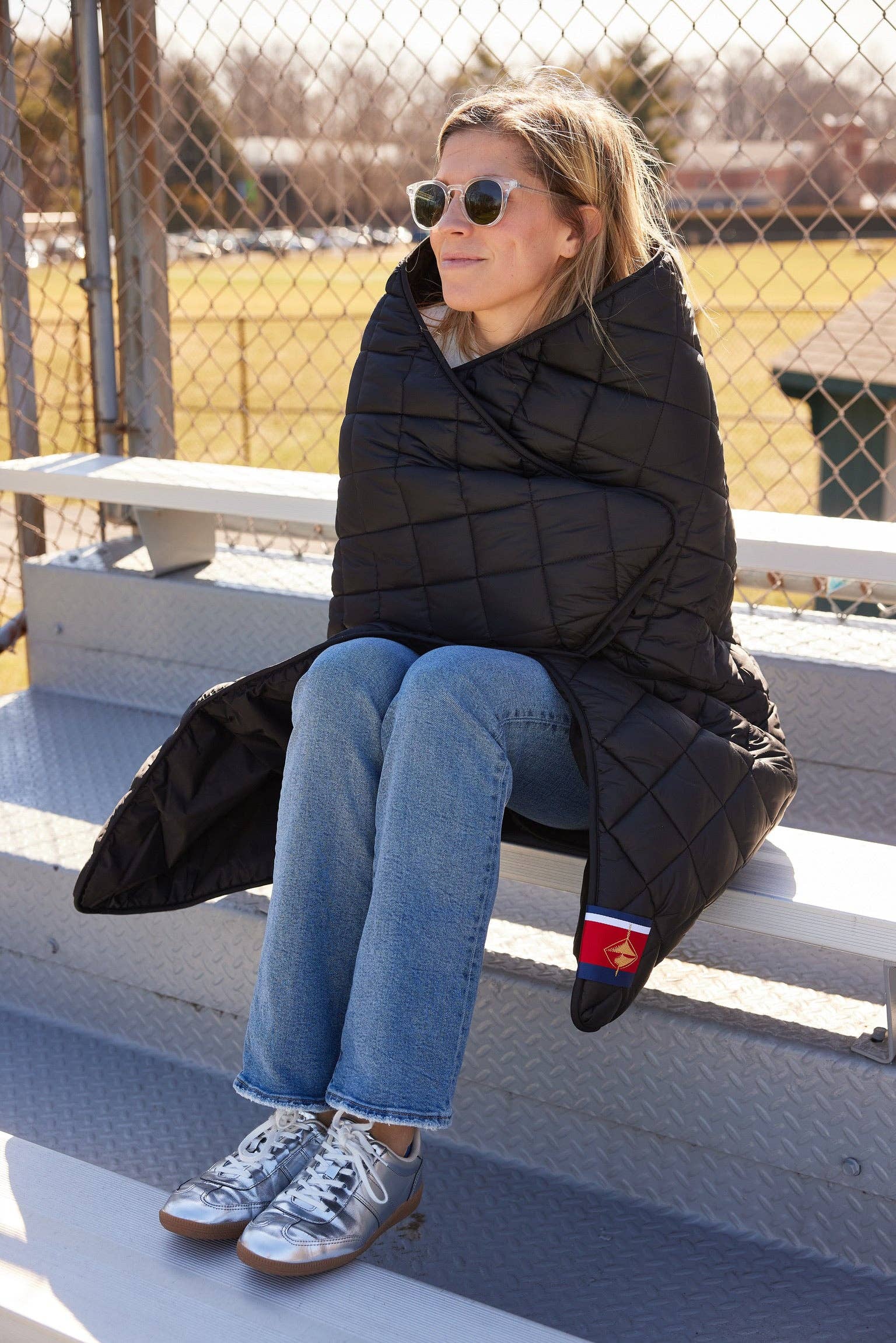 Pretty Rugged - Wholesale Throw Blanket - Waterproof Puffer Blanket with Pockets | Pretty Rugged17