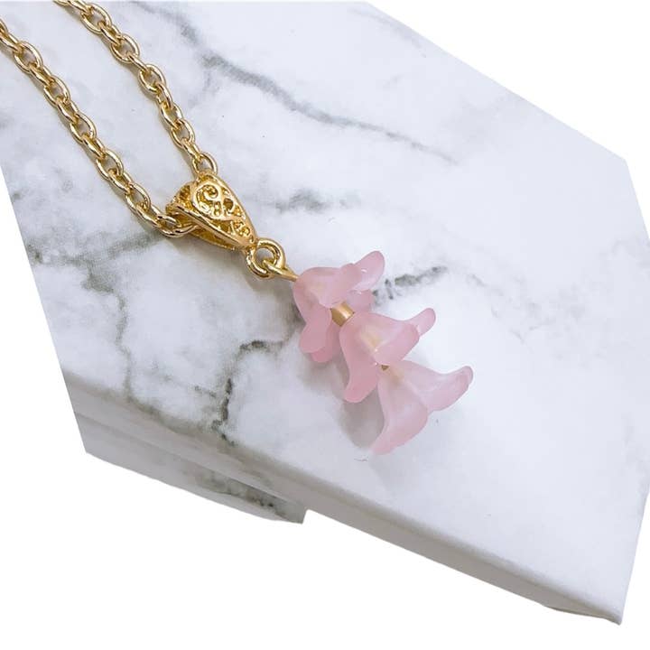 Anela's Jewelry - Wholesale Dangle Earrings - Puakenikeni Flower earring1