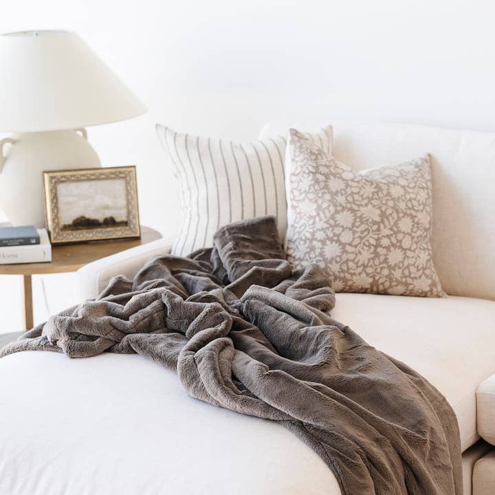 Saranoni - Wholesale Throw Blanket - LUSH THROW BLANKETS
