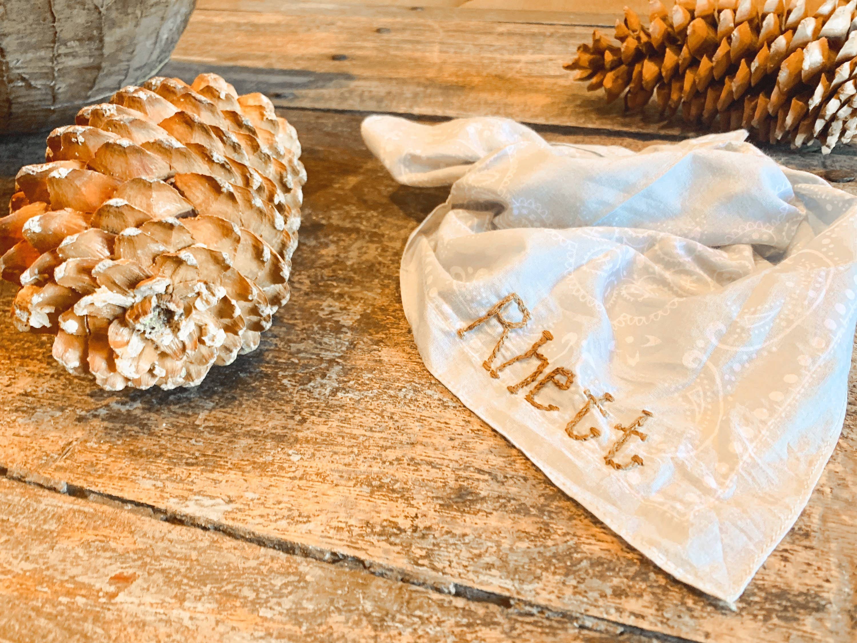 Little Lamb Designs - Vendita all'ingrosso Bandana - Donna - Bandana ricamata con nome | Regalo di gruppo | Colorazioni multiple4