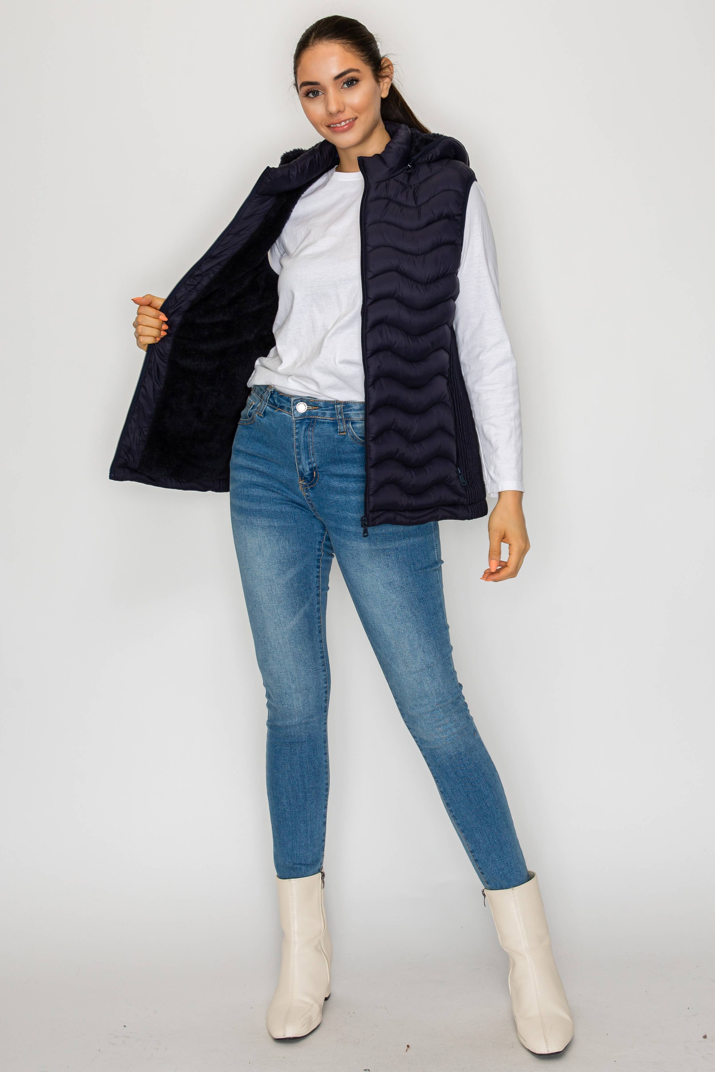 V390 Damväst med huva utan ärmar (V390) för wholesale på Faire7