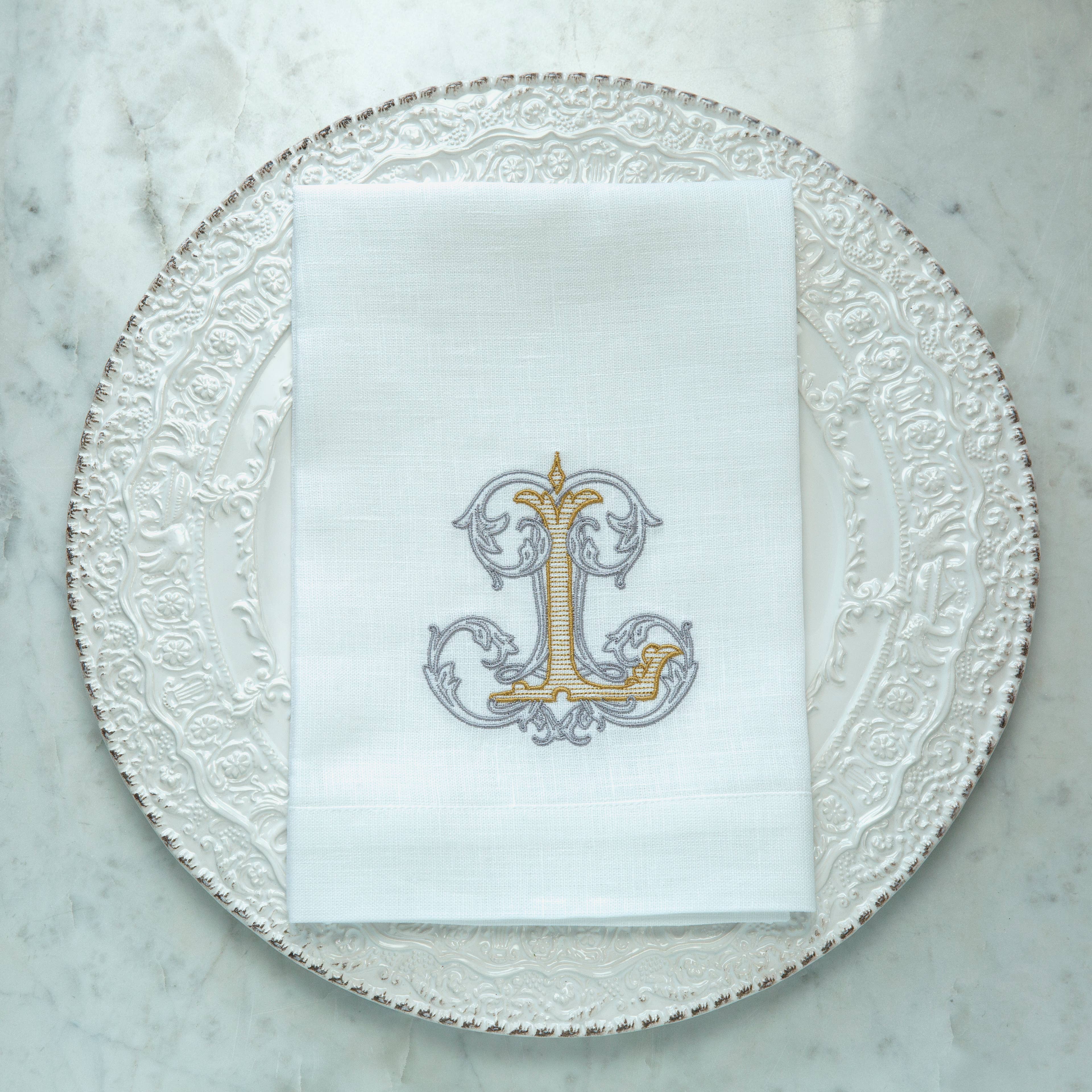 Arte Italica & Crown Linen Designs – Guardanapo e pano de jantar por atacado – Guardanapo Vintage Vine Monogram Tri-Dobre7