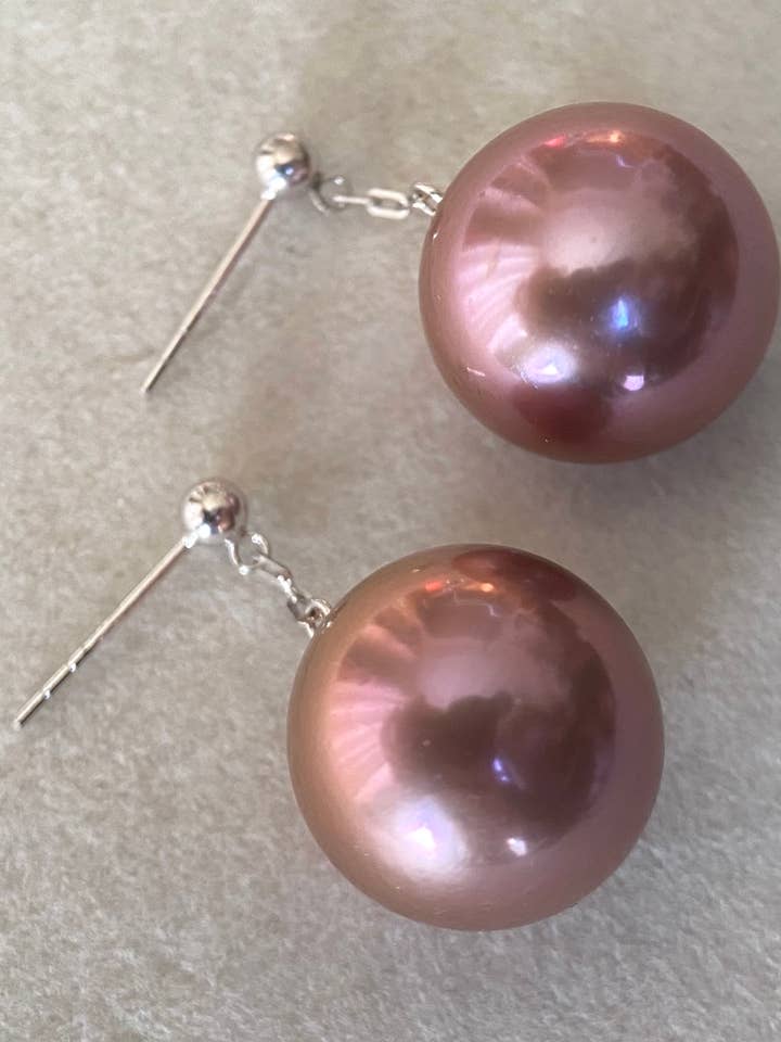 18K White Gold 14.2mm Plum Purple Freshwater Pearl Earrings for wholesale by b29
