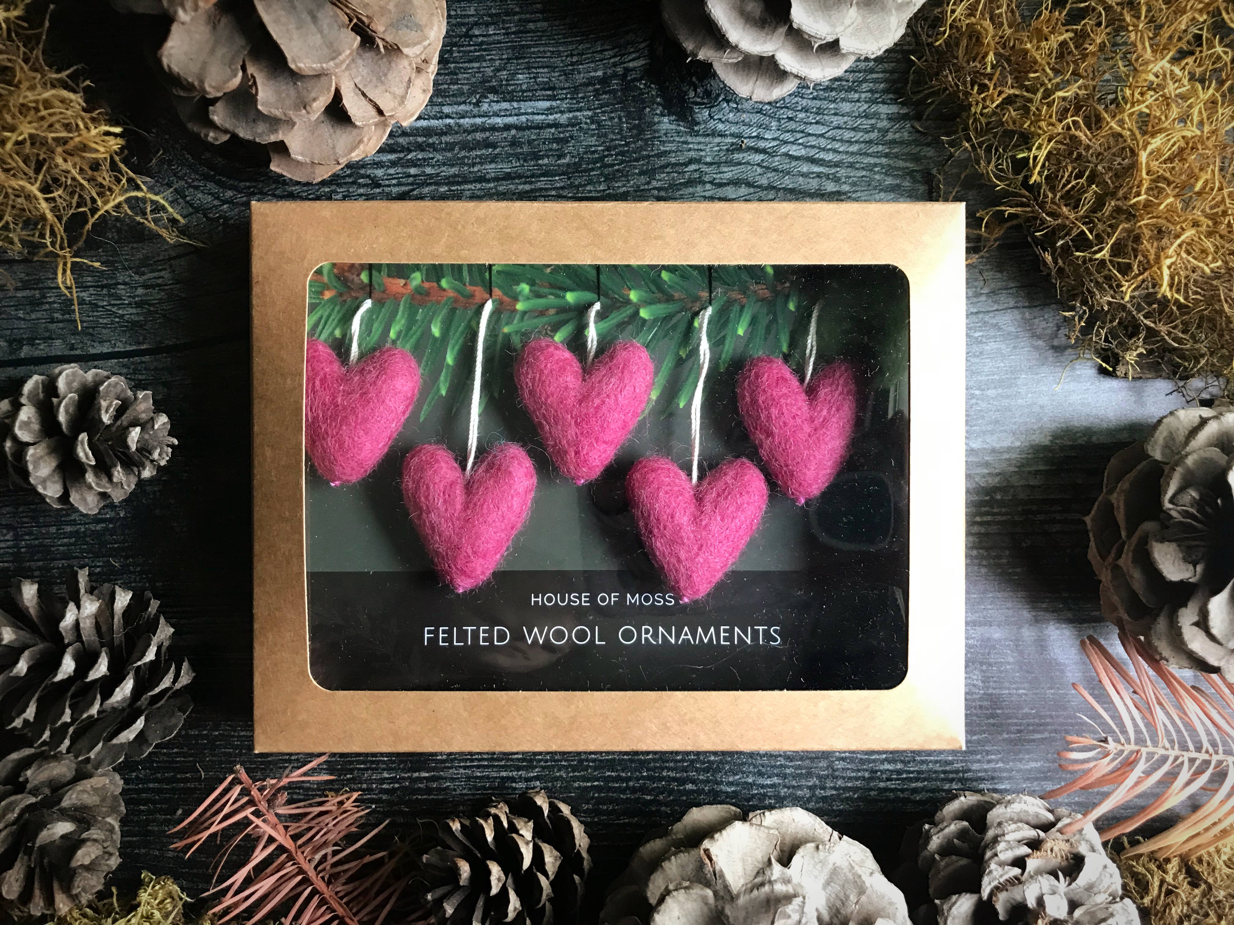 House of Moss – wholesale Ornament set – Heart Ornaments | Boxed Set of 5 Mini Wool Ornaments7