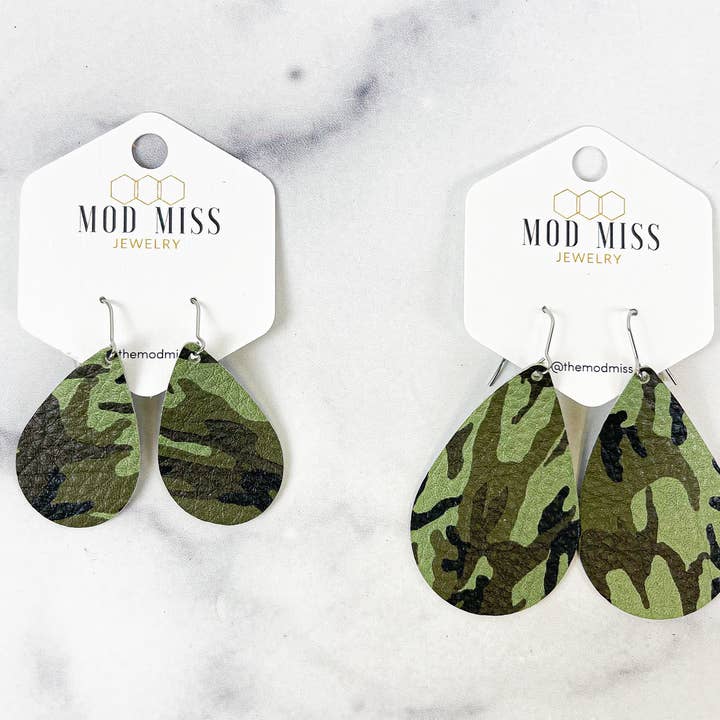 Læder Teardrop øreringe „Camo Green“ for engroshandel hos The Mod Miss
