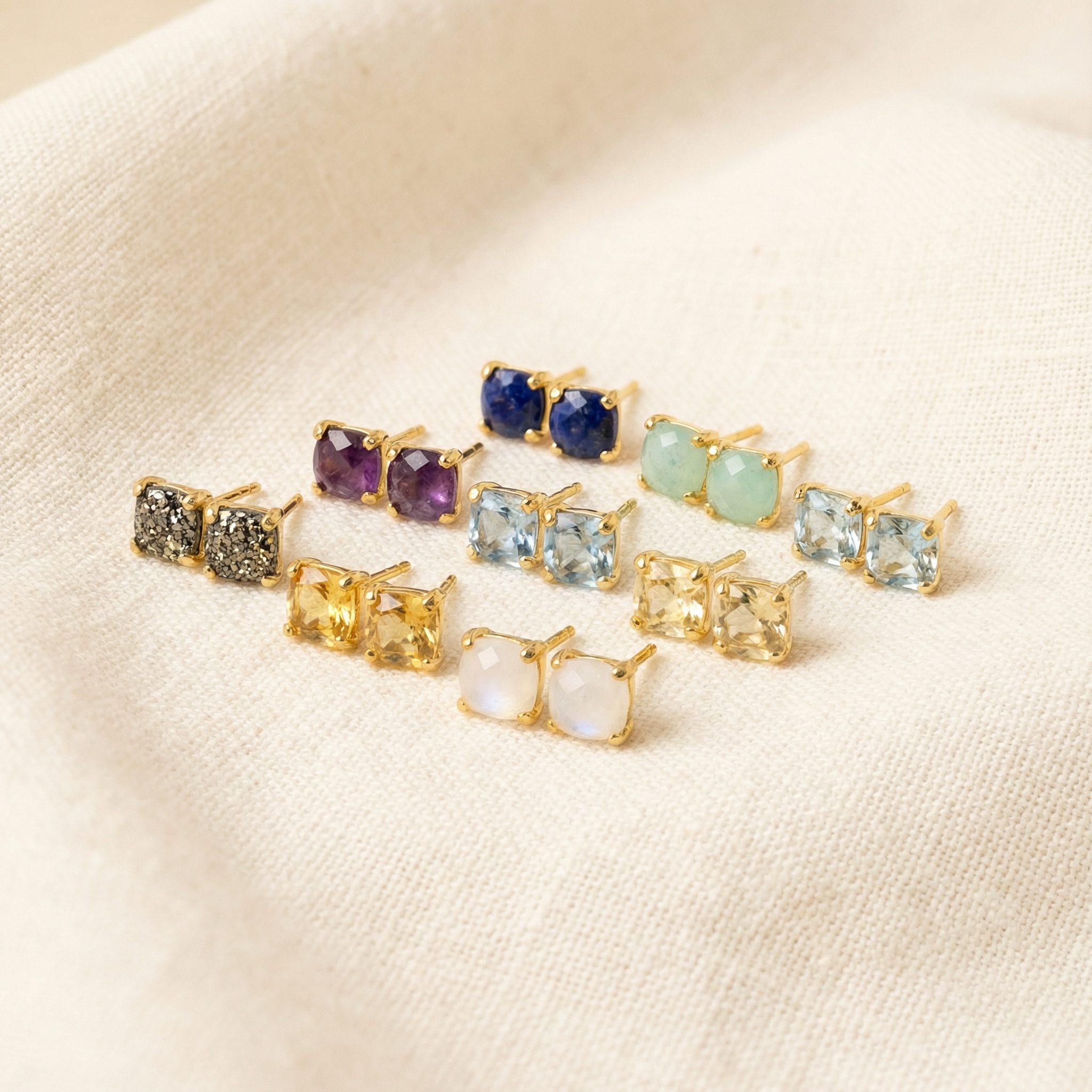 Treisi - Wholesale Stud/Post Earrings - Four prong stud earrings - E1326