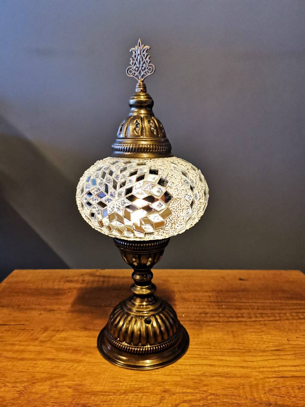 Import Corner – wholesale Accent-/skrivbordslampa – Turkisk mosaikbordslampa med 7-tums skärm i box8