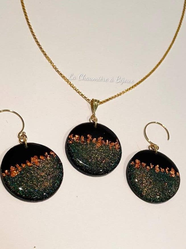 Parure verte, noire et flocons en gold filled pour la vente par La Chaumière à Bijoux