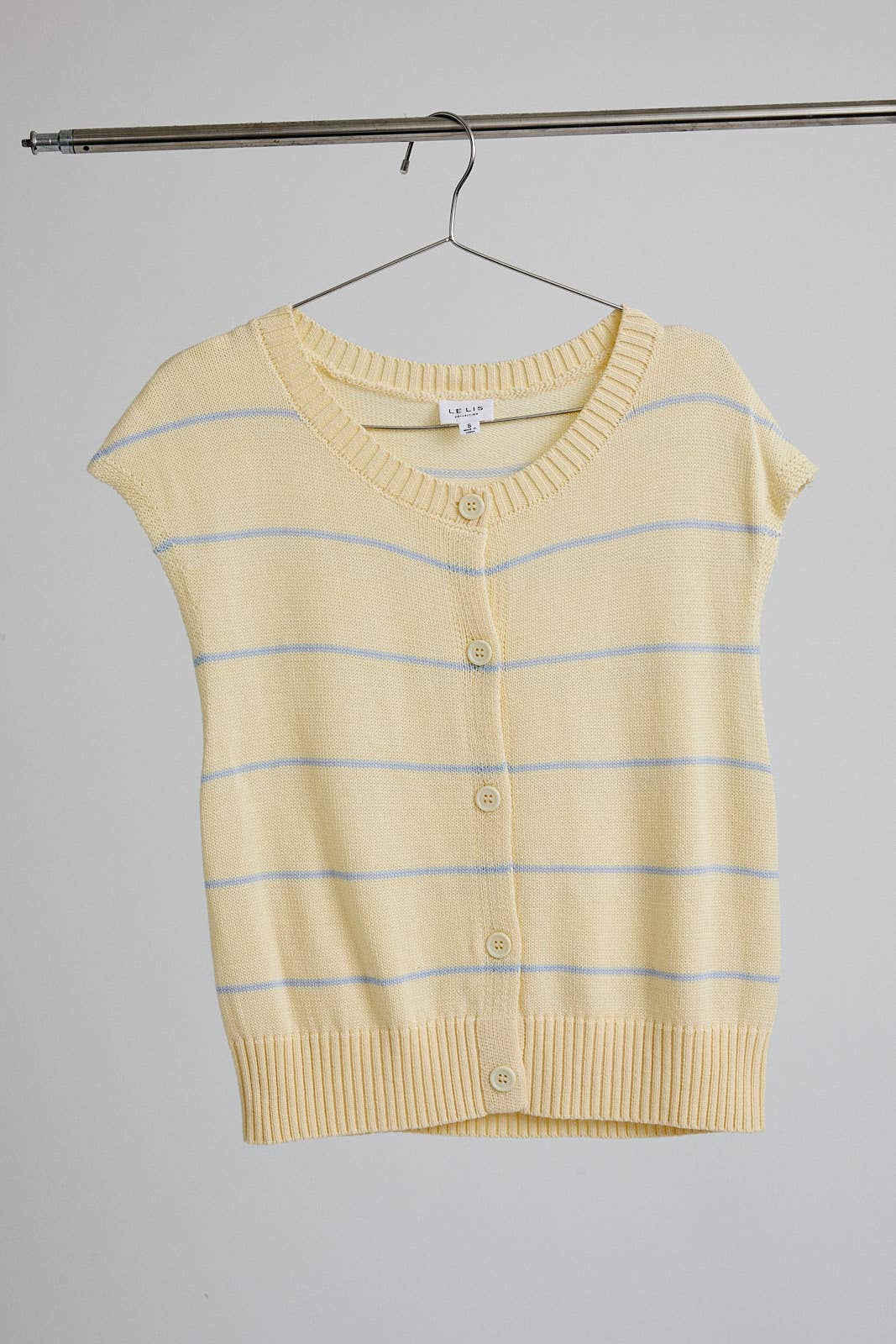 LE LIS - Vente Pull en maille – femme - TOP EN MAILLE SANS MANCHES À COL ROND ET BOUTONS DEVANT12