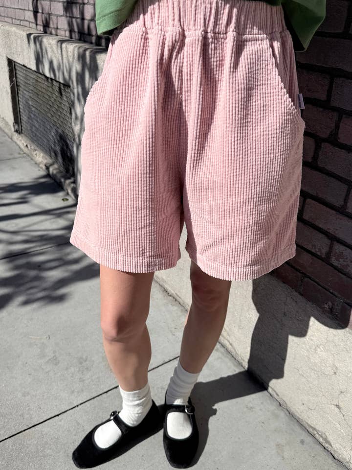 Zachte Corduroy Stads Shorts (2S-2M-1L-1XL) voor wholesale door Le Bon Shoppe