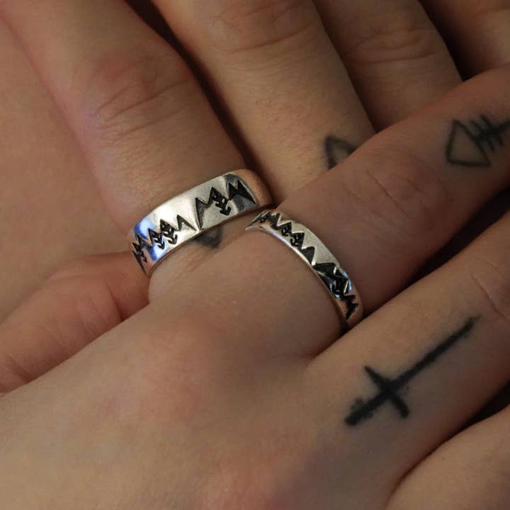 Black Feather Design – wholesale Band/stacked ring – Mountain Ring - Adjustable - Minimalist - 925 Silver2