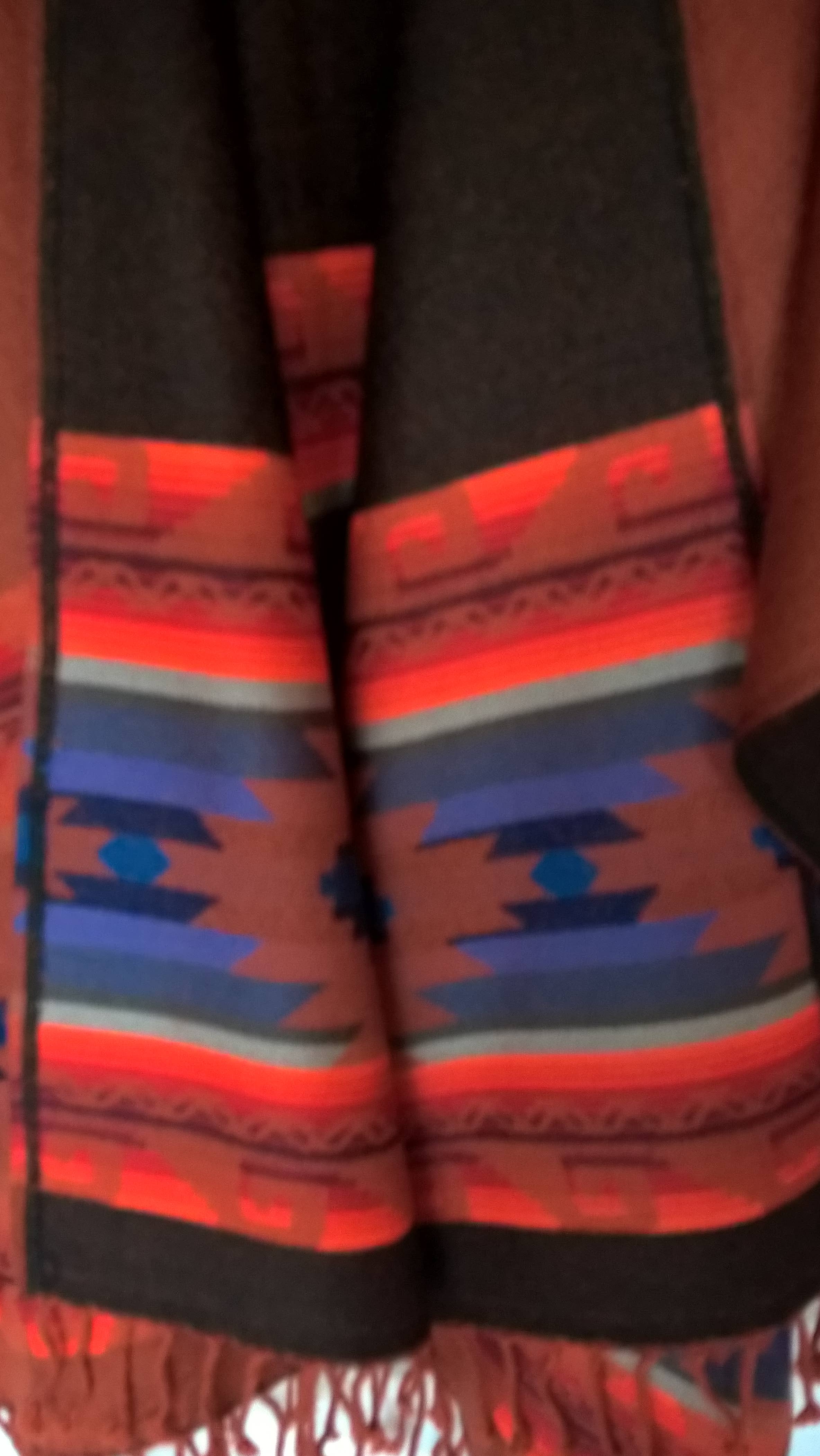 Treasure of ANDES - Venta al por mayor Poncho - Mujer - Poncho Andino Artesanal REVERSIBLE Unisex ENVÍO GRATIS24