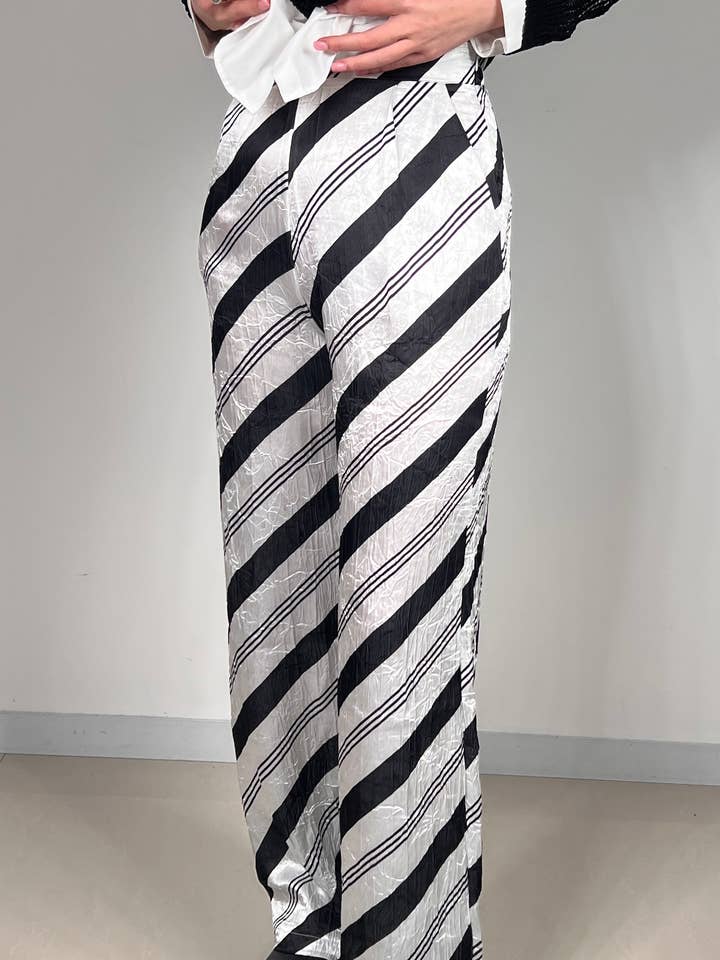 Gestreepte satijnen broek - ICONE voor wholesale door MAXMILA PARIS