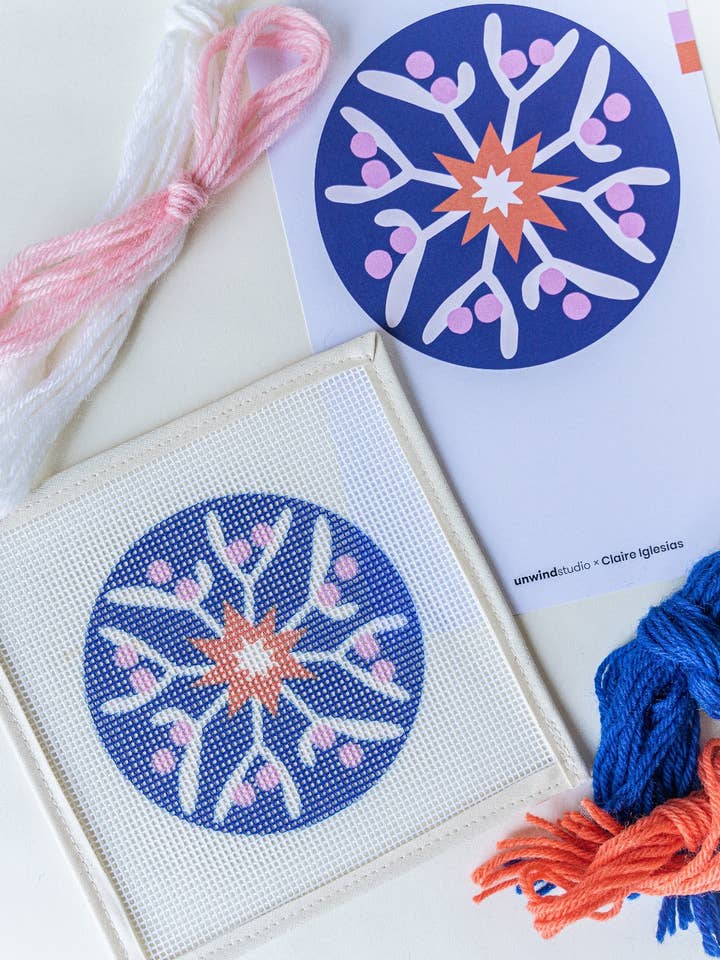 Kit d'ornement étoile de gui en point de croix pour la vente par Unwind Studio