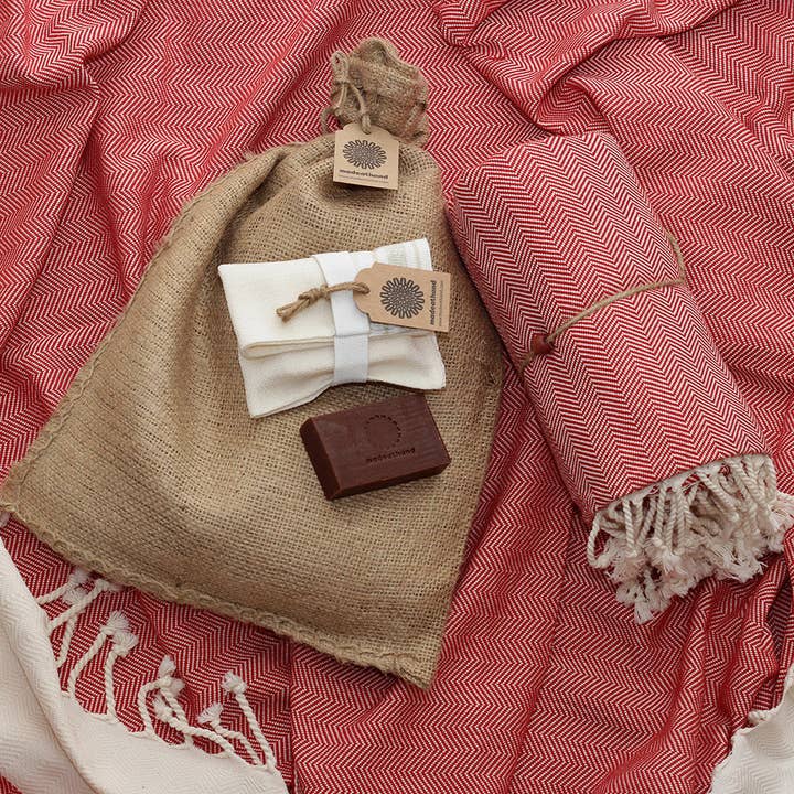 Christmas Gift Bath & Body - Herringbone Red BUNDLE for wholesale by madeathand.nl