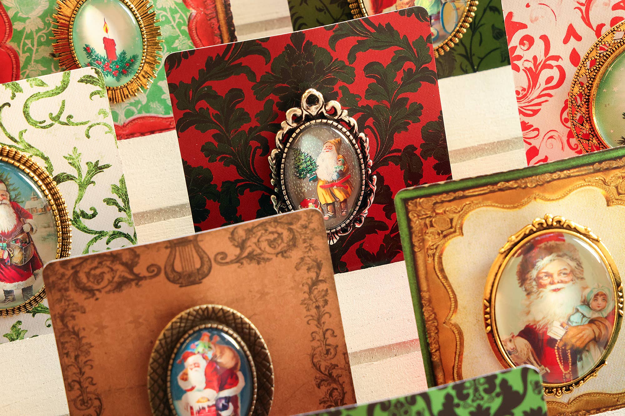 Asunder Bazaar - Wholesale Brooch - 20pc Vintage Christmas Brooches on Cards 6