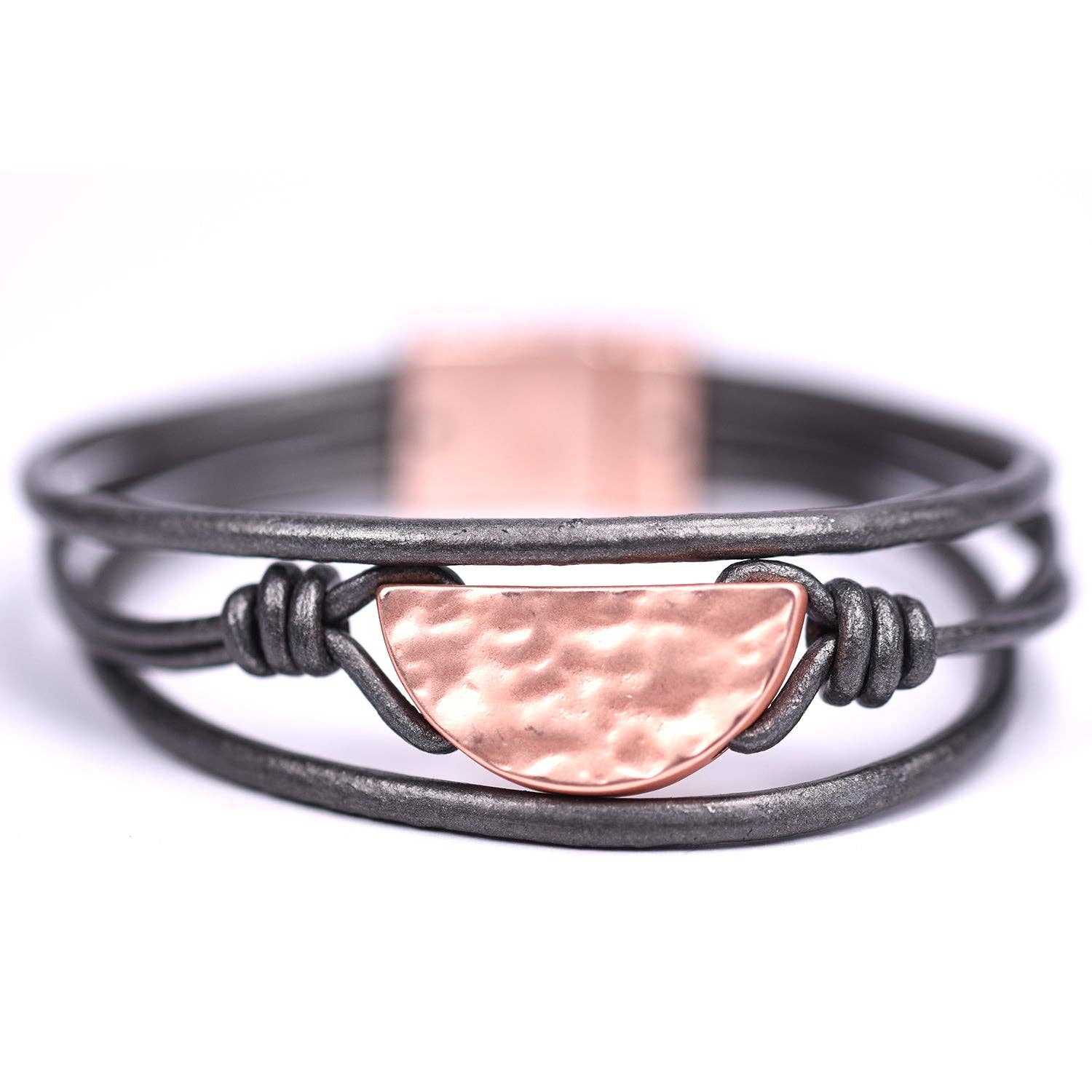 Tempest Designs – wholesale Bangle bracelet – Triple-cord leather bracelet with a hammered metal center0