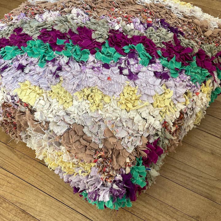 Néda - Wholesale Pouf - Berber Pouf Lilac Purple Boucherouite2