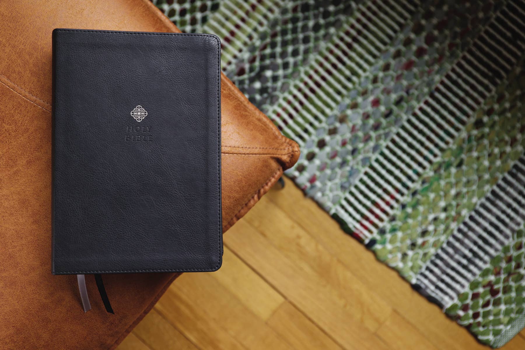 HarperCollins Christian Publishing - Wholesale Religion - NIV Men's Devotional Bible, Large Print, Leathersoft Black2