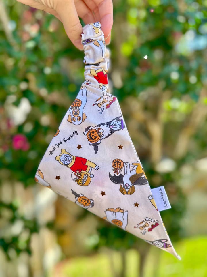 Spooky Doggos Scrunchiedana® pour la vente par Hunny Pot Pup LLC