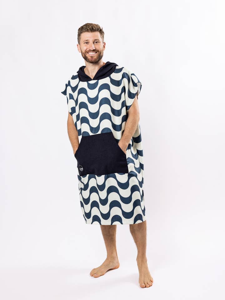 WOODSANDWAVES - Wholesale Poncho - Unisex - Surf Poncho Copacabana - for Women & Men - made from quick-drying and ultra-light microfiber1