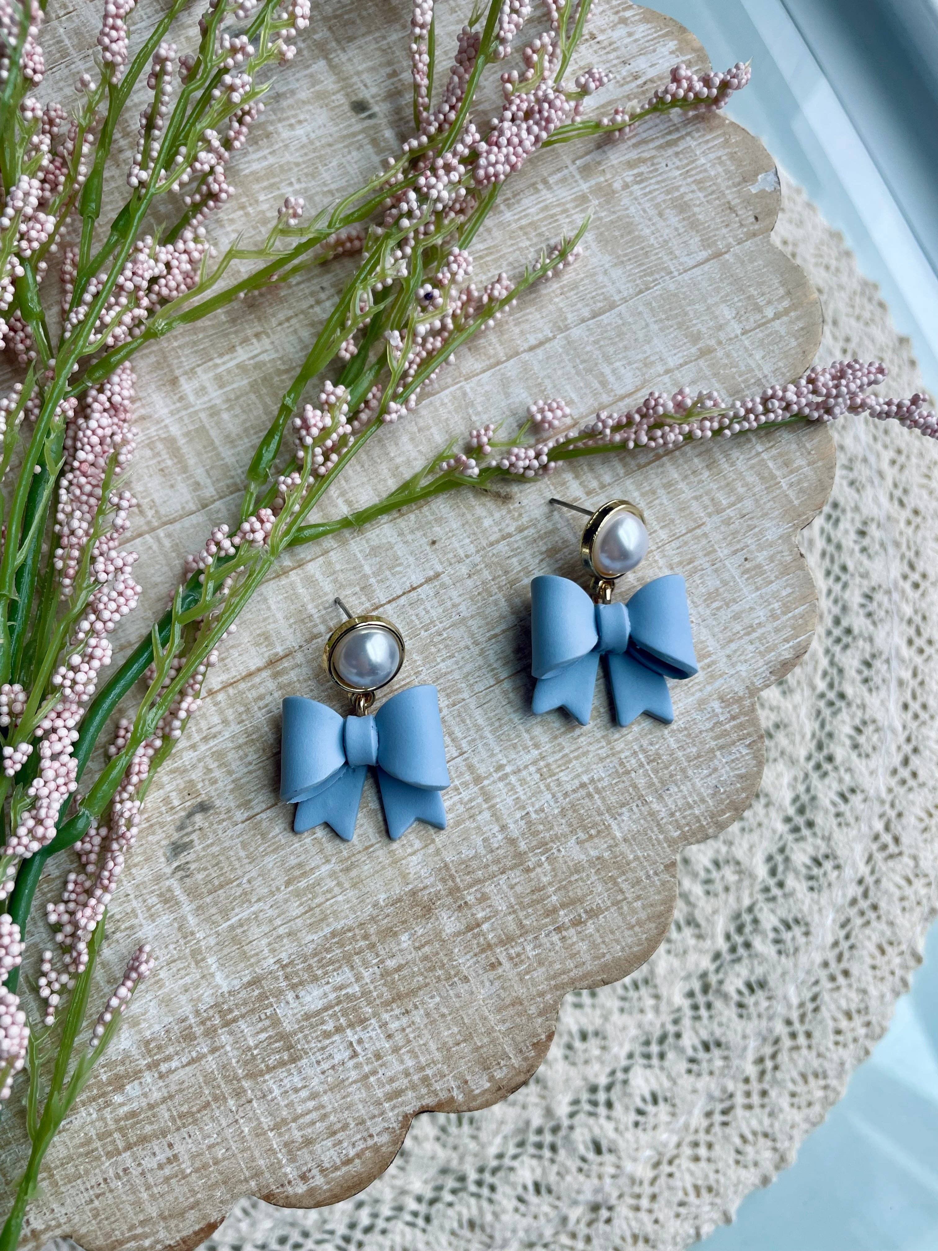 E & M Creative Design Co. - Wholesale Dangle Earrings - Petite Bows & Pearls3