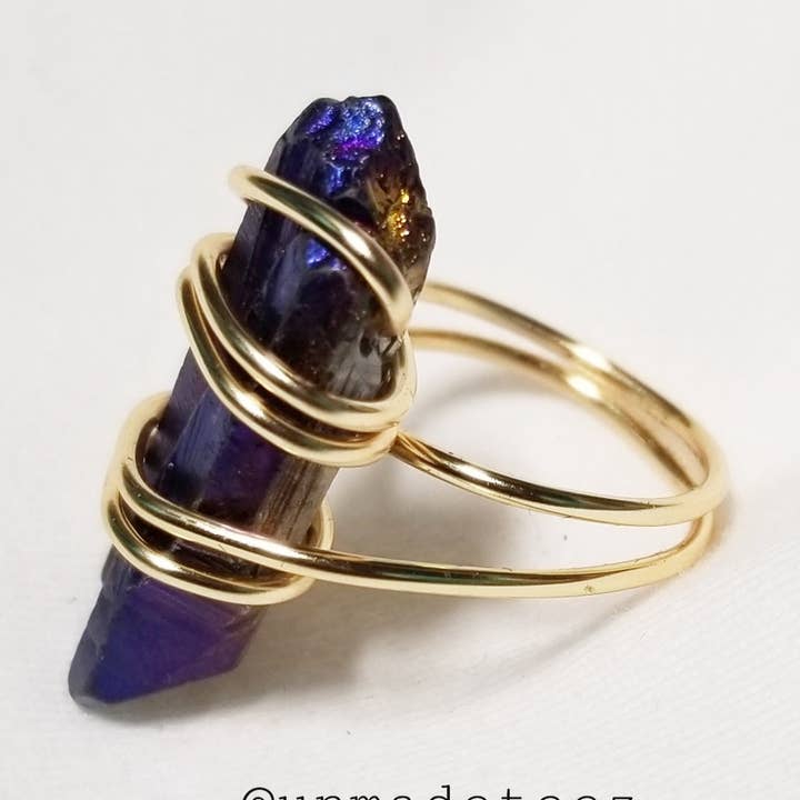 Bague Quartz Rainbow Aura pour la vente par Unmade Creations