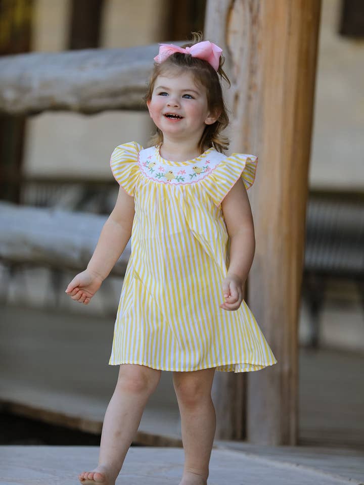 Robe Fille à Smocks avec Broderie Florale Printemps/Été pour la vente par Rylee Faith Designs