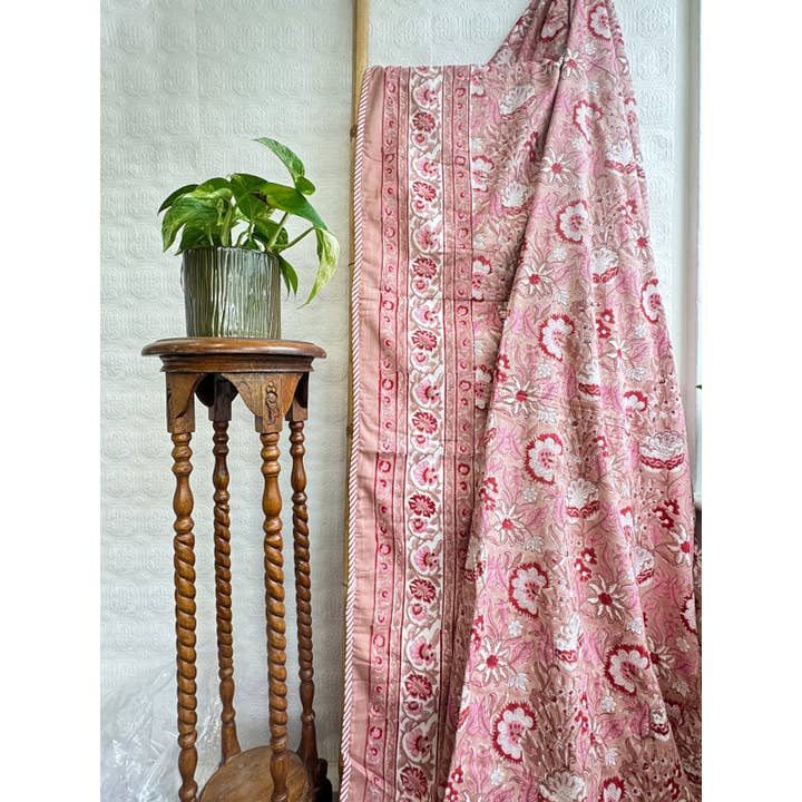 Essential Designs London – wholesale Throw blanket – Pure Soft Cotton Indian Floral Dohar Pink White Red 5