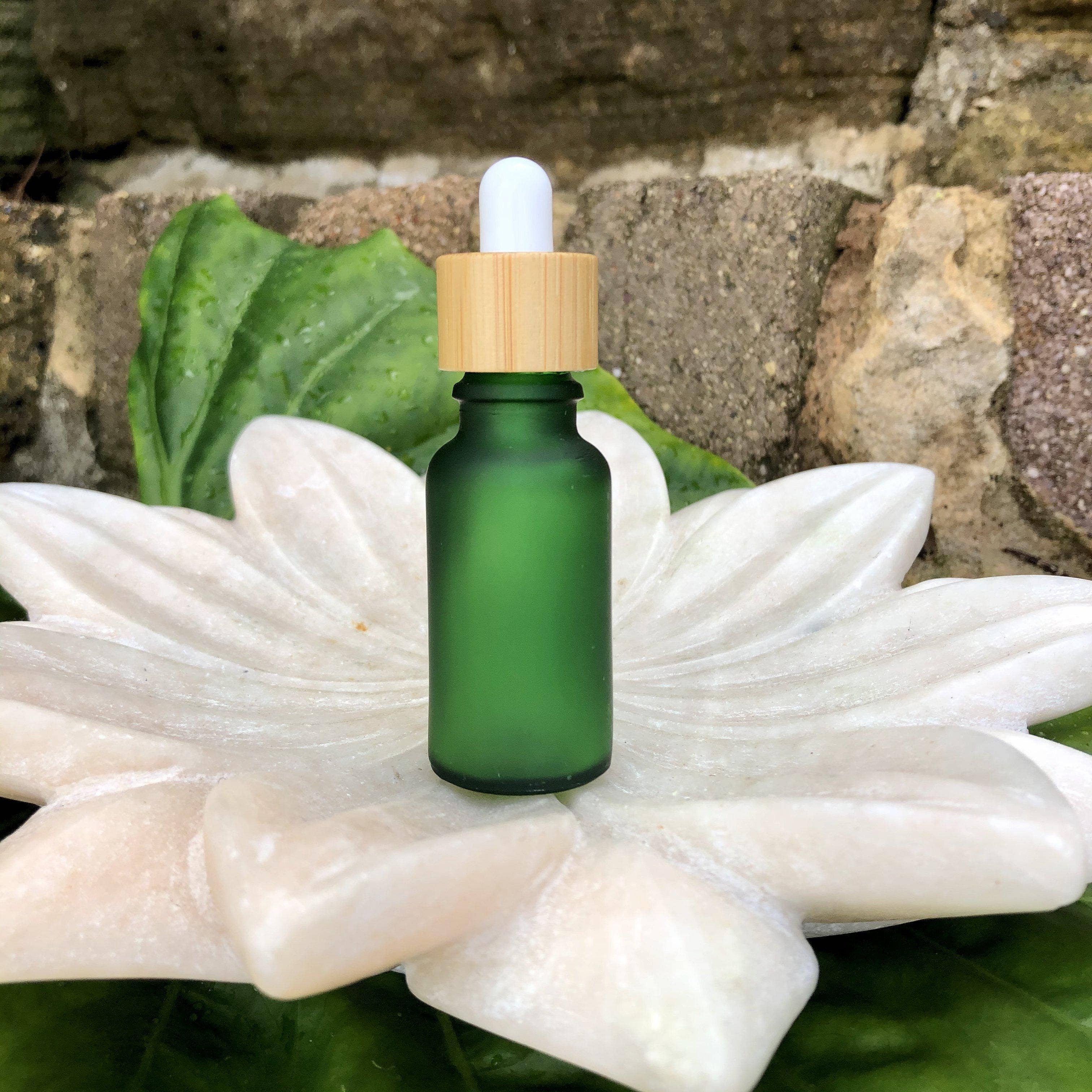 Us and The Earth - Wholesale Jar - Frosted Green Glass Cosmetic Jar & Dropper - Bamboo Lids - Set of 22