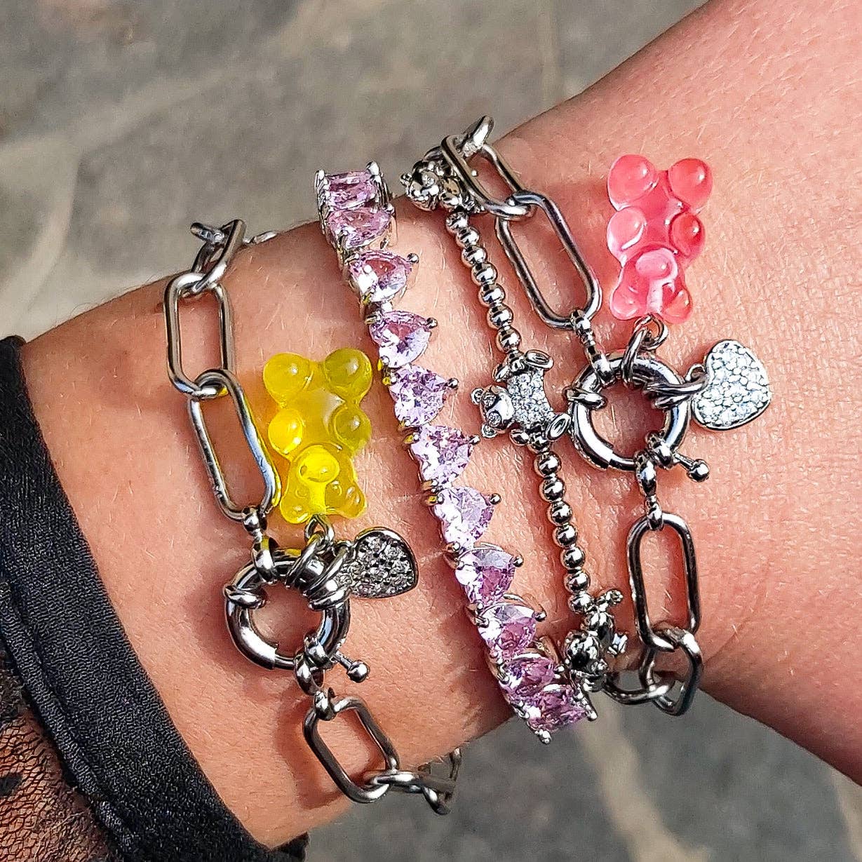 Daemon srls – Pulseira com pendente por atacado – WINONA - Pulseira de aço inox com corrente de clipe de papel em formato de ursinho de goma9