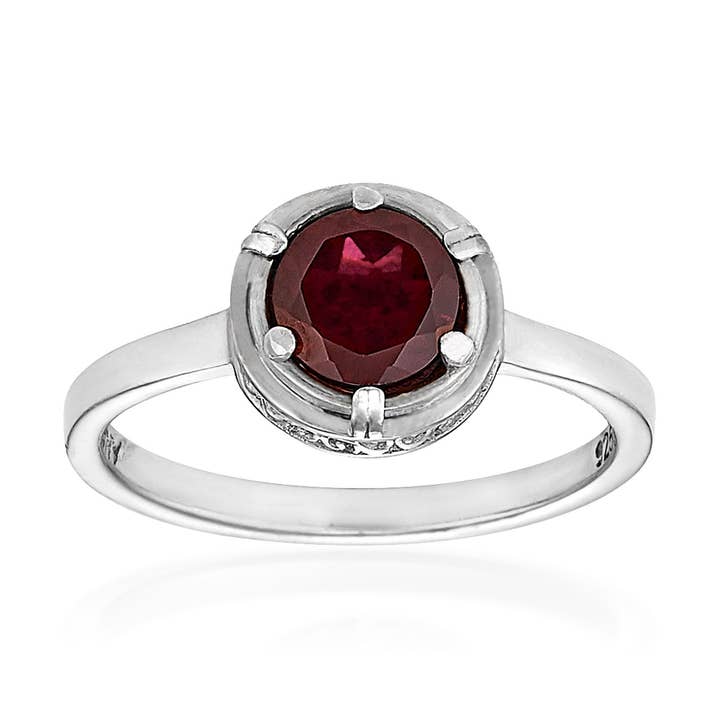 Petite bague en grenat rhodolite pour la vente par Anatoli Jewelry