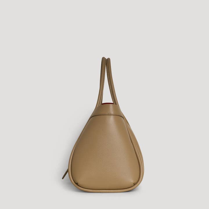 Voemièn – Mala com alça superior – Mulher por atacado – Mala Mayfair em Couro Togo Taupe3