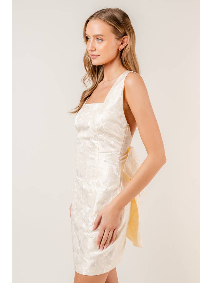 Fore Collection - Wholesale Dress - Women's - CHIC STATEMENT BOW BACK FLORAL COCKTAIL MINI DRESS-DI8374FO1