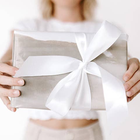 Slätt presentpapper för wholesale av Lauren Fuhr Design Co.