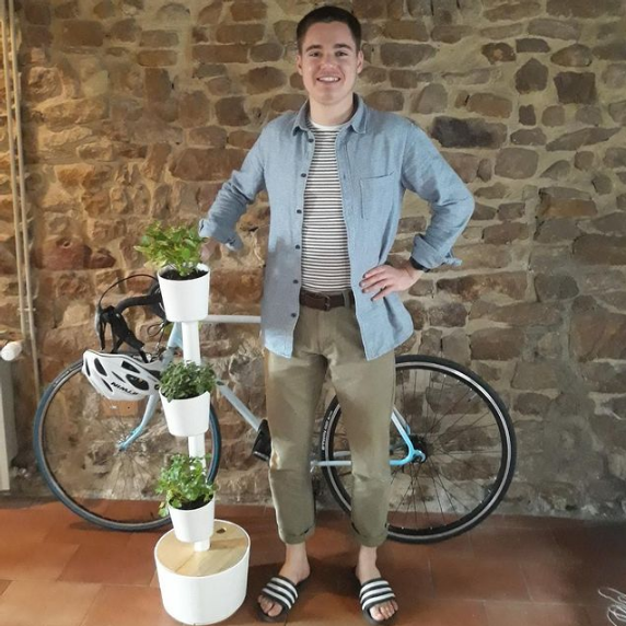 CitySens - Wholesale Planter Box - CitySens Smart Self-Watering Vertical Planter1