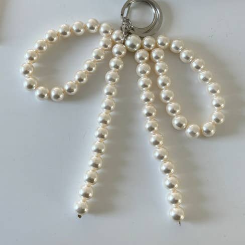 MOND HAUS - Wholesale Keychain - Women's - Fonda Keychain | Chubby Pearl Beaded Ribbon Charm2