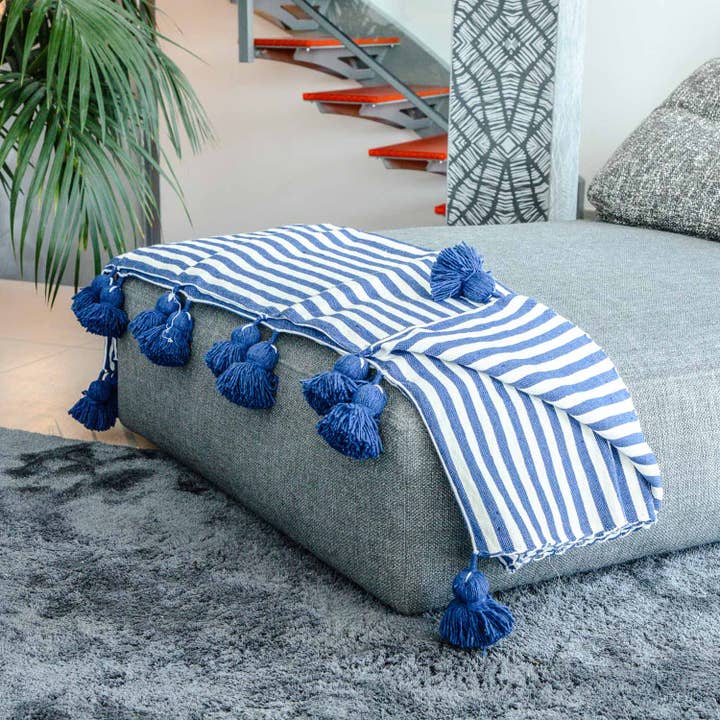 My artisans - Wholesale Throw Blanket - Pom Pom Wool Throw Blanket – Handwoven Moroccan Blanket