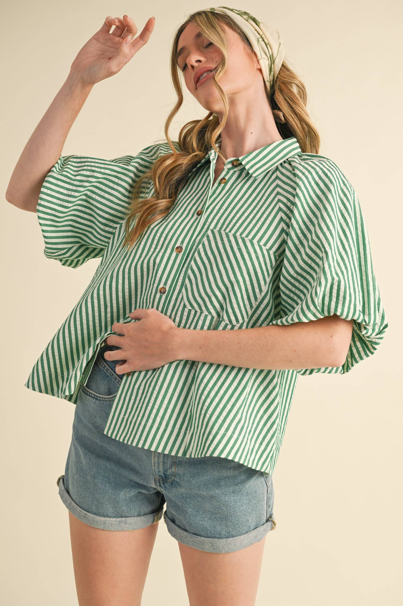 &MERCI – Engroshandel Skjorte med buttondown – til kvinder – STRIBET BOBLEÆRME KNAPNED TOP MTP332922