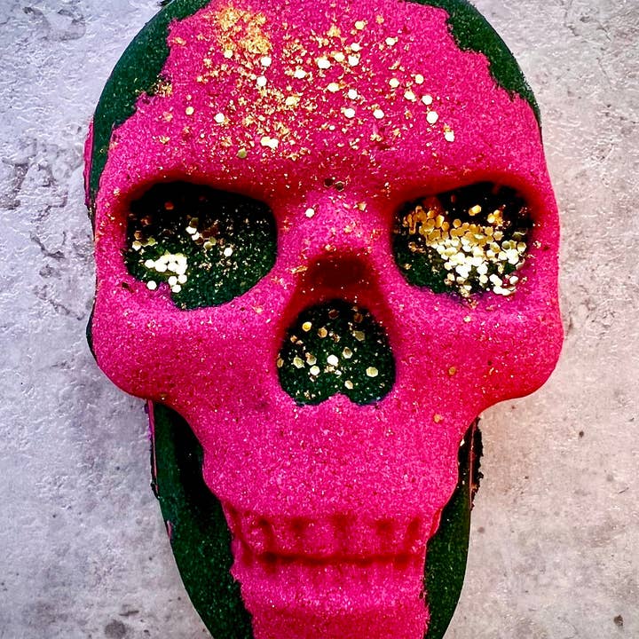 Unique creations soap company - Wholesale Bath bomb/fizz - Extra large Skull bath bomb4