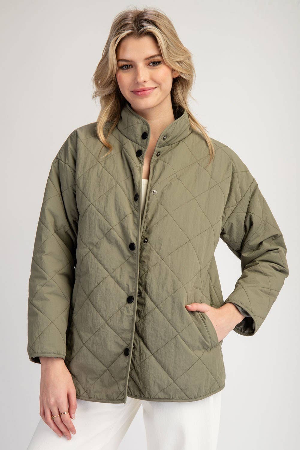 Peace Love Line - Vente Veste – femme - PL3934 - VESTE MATELASSÉE À MANCHES LONGUES ET BOUTON-PRESSION