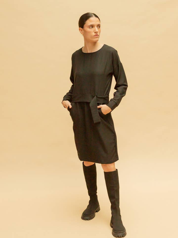 Black dress with belt details for wholesale by PAN Producto Básico