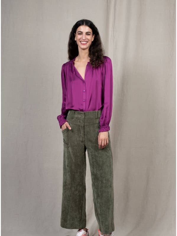 HEMD MIT PLISSIERTEM KRAGEN UND KNÖPFEN (F2508C-05Q) für den Großhandel von Pako Litto