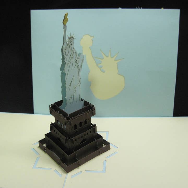 Statua della Libertà per la vendita all'ingrosso da parte di Poppin Cards and Gifts