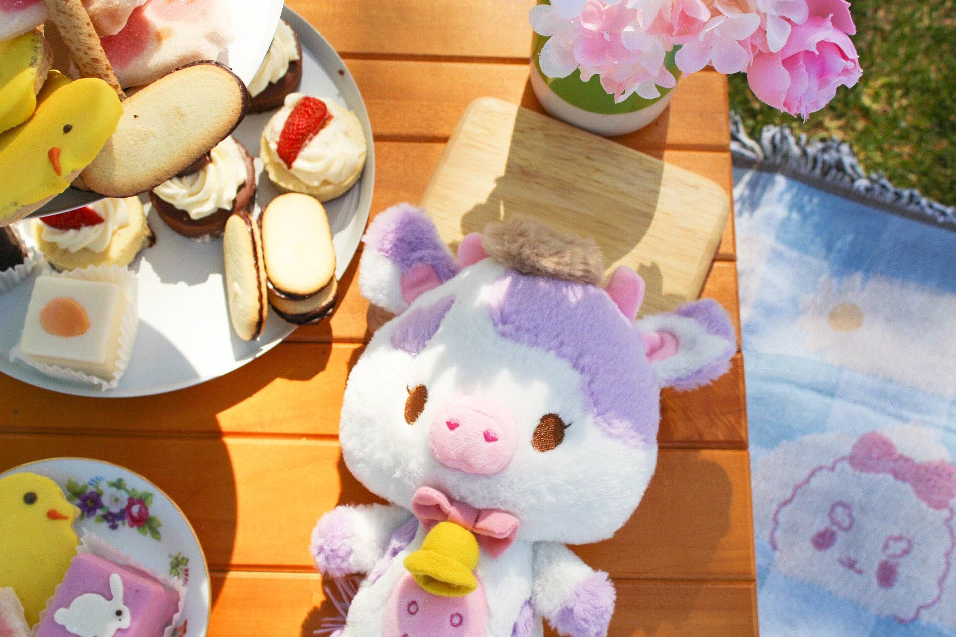 Basura Gang – wholesale Stuffed/plush toy – Kids & baby – Jolene the Cow Plushie3