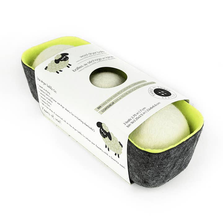 Je l'ai sentie ! ™ boules de séchage + bac de rangement s/3 boules blanches dans une poubelle en feutre VERTE pour la vente par Three by Three Seattle