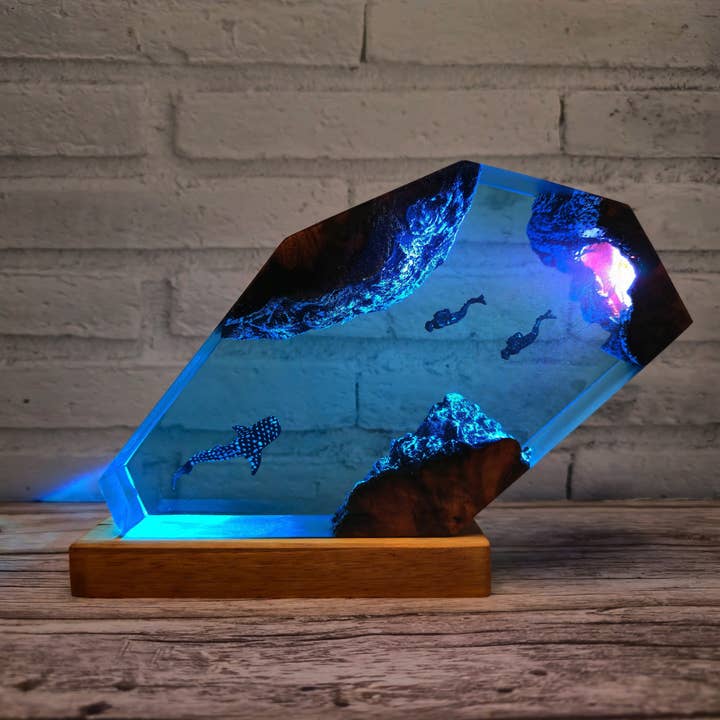 Merchemy - Wholesale Night Light - Whale Shark Scuba Divers Epoxy Resin Night Light Ocean Diver6