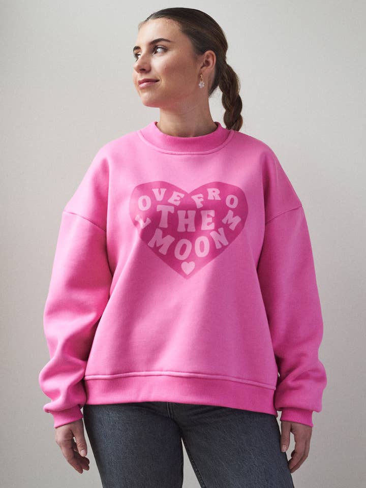 Big Heart Oversized Pullover – Pink für den Großhandel von Studio Over The Moon